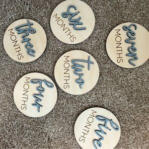 Monthly milestone wooden discs